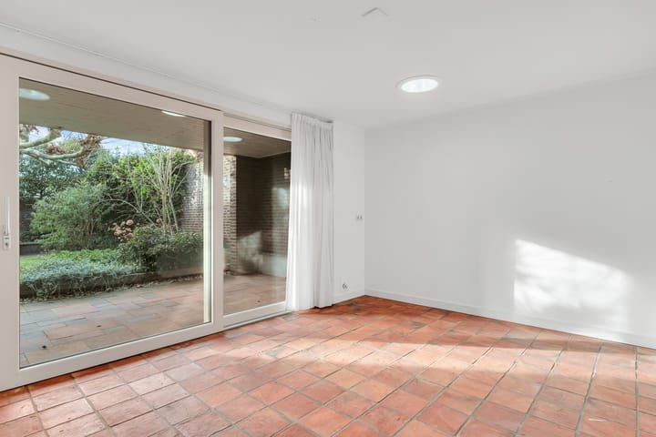 Photo 27 of Tusseler 48-A