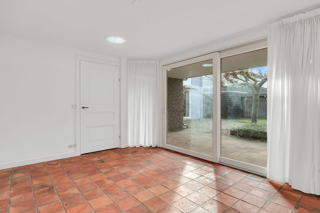 Foto 28 van Tusseler 48-A