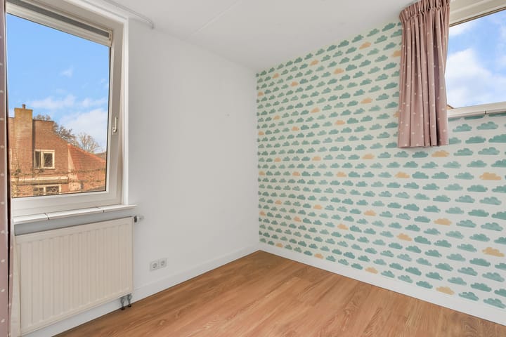 Photo 29 of Tusseler 48-A