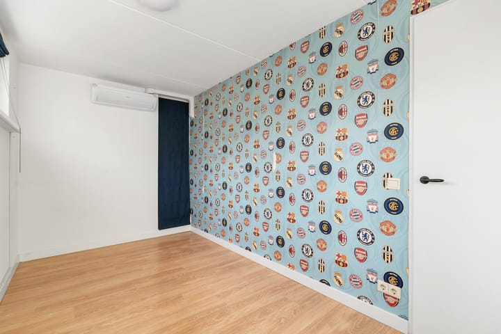 Photo 36 of Tusseler 48-A