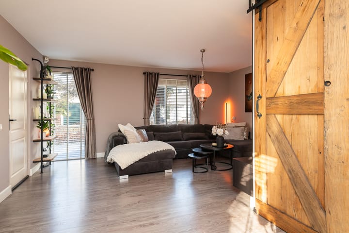 Photo 10 of Van Leeuwenhoekstraat 98