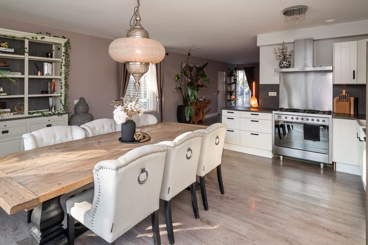 Photo 13 of Van Leeuwenhoekstraat 98