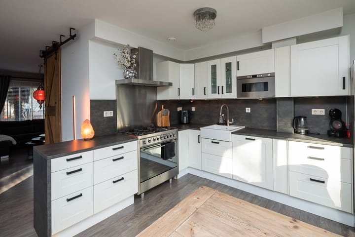 Photo 14 of Van Leeuwenhoekstraat 98