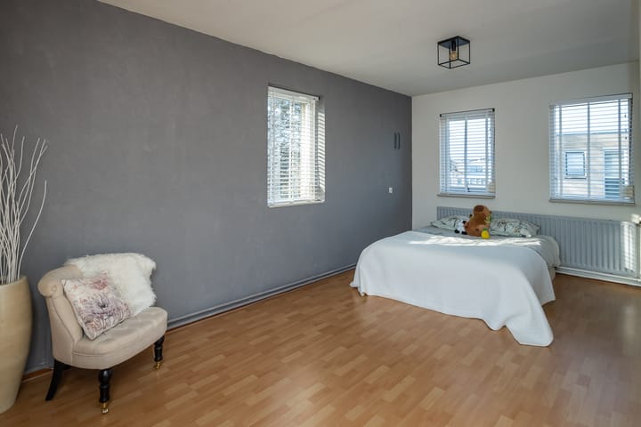 Photo 30 of Van Leeuwenhoekstraat 98