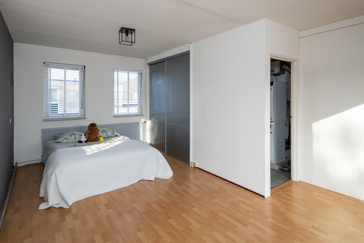 Photo 31 of Van Leeuwenhoekstraat 98