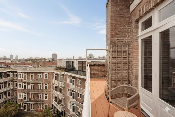 Photo 7 of Johannes Vermeerstraat 81-4