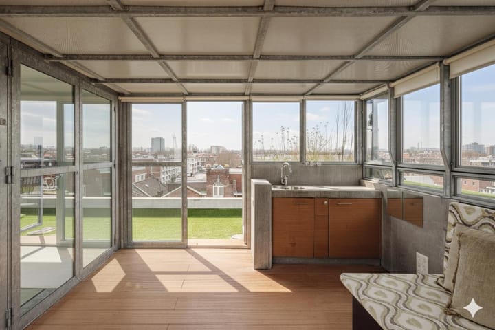 Photo 17 of Johannes Vermeerstraat 81-4