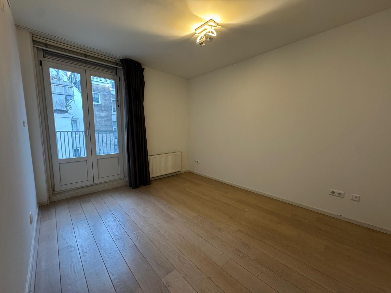 Photo 3 of Utrechtsestraat 84-2