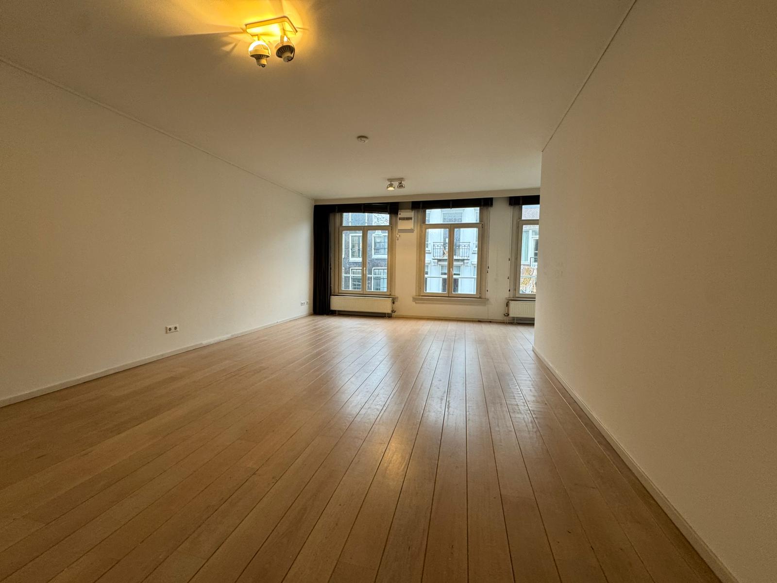 Photo 6 of Utrechtsestraat 84-2