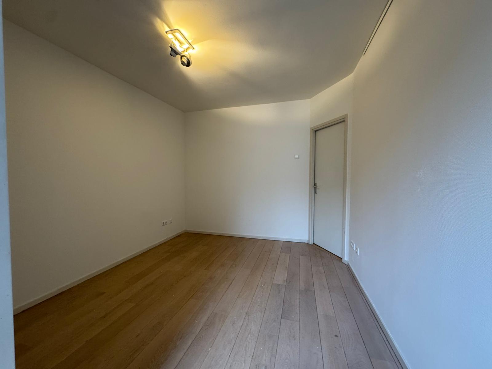 Photo 9 of Utrechtsestraat 84-2