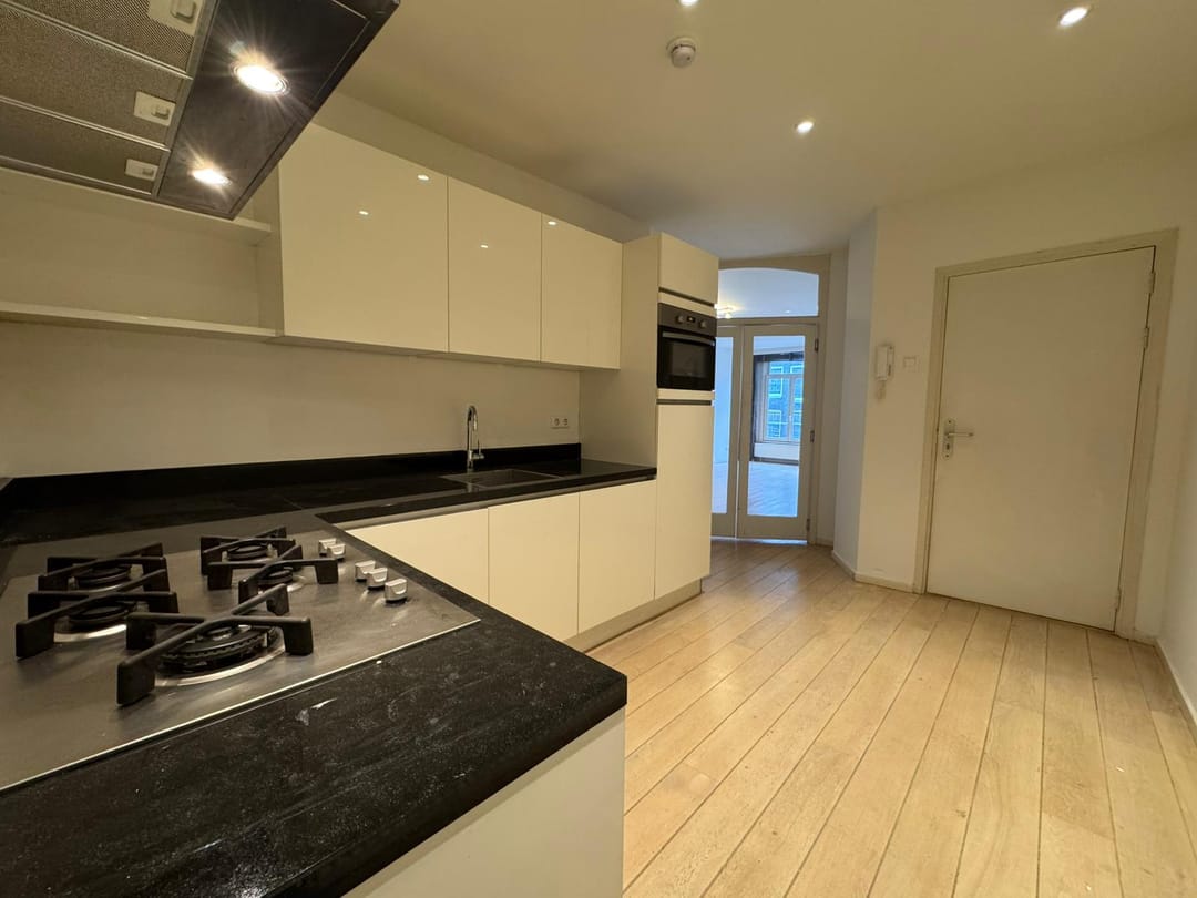 Photo 13 of Utrechtsestraat 84-2