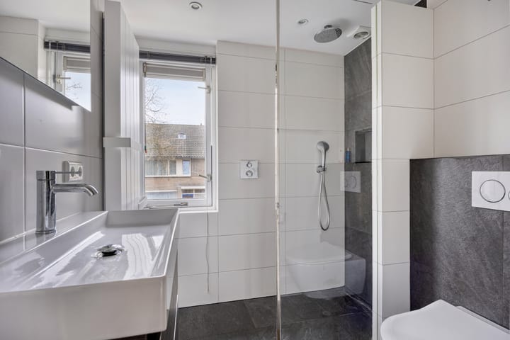 Photo 3 of Schermerstraat 2