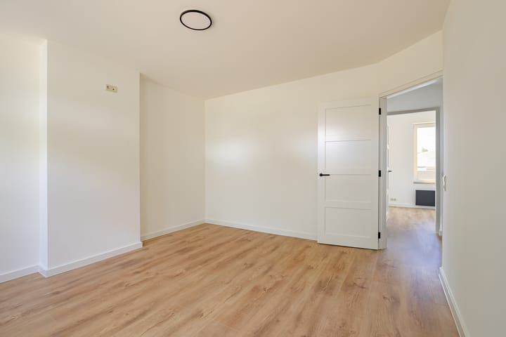 Photo 14 of Spoordijkstraat 32