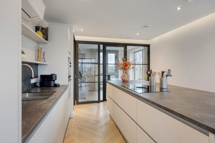 Photo 15 of Dijkmanshuizenstraat 279