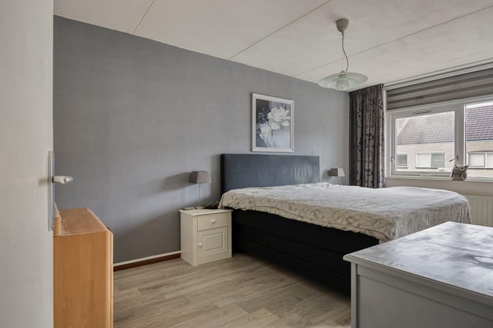 Photo 4 of Lichtenvoordestraat 9