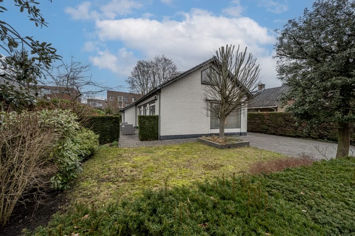 Photo 2 of Prinses Irenestraat 25