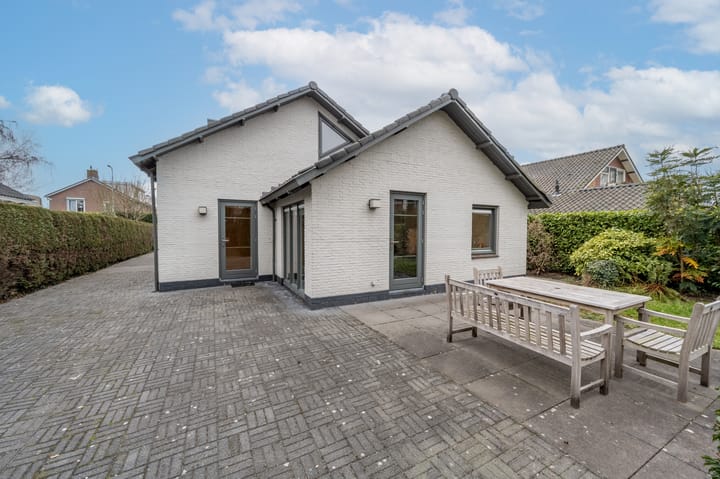 Photo 38 of Prinses Irenestraat 25