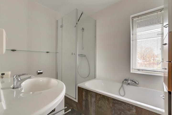 Photo 20 of Rosenburglaan 38