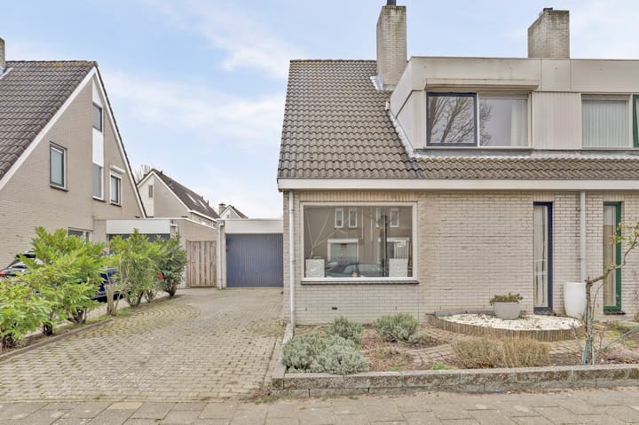 Photo 35 of Rosenburglaan 38