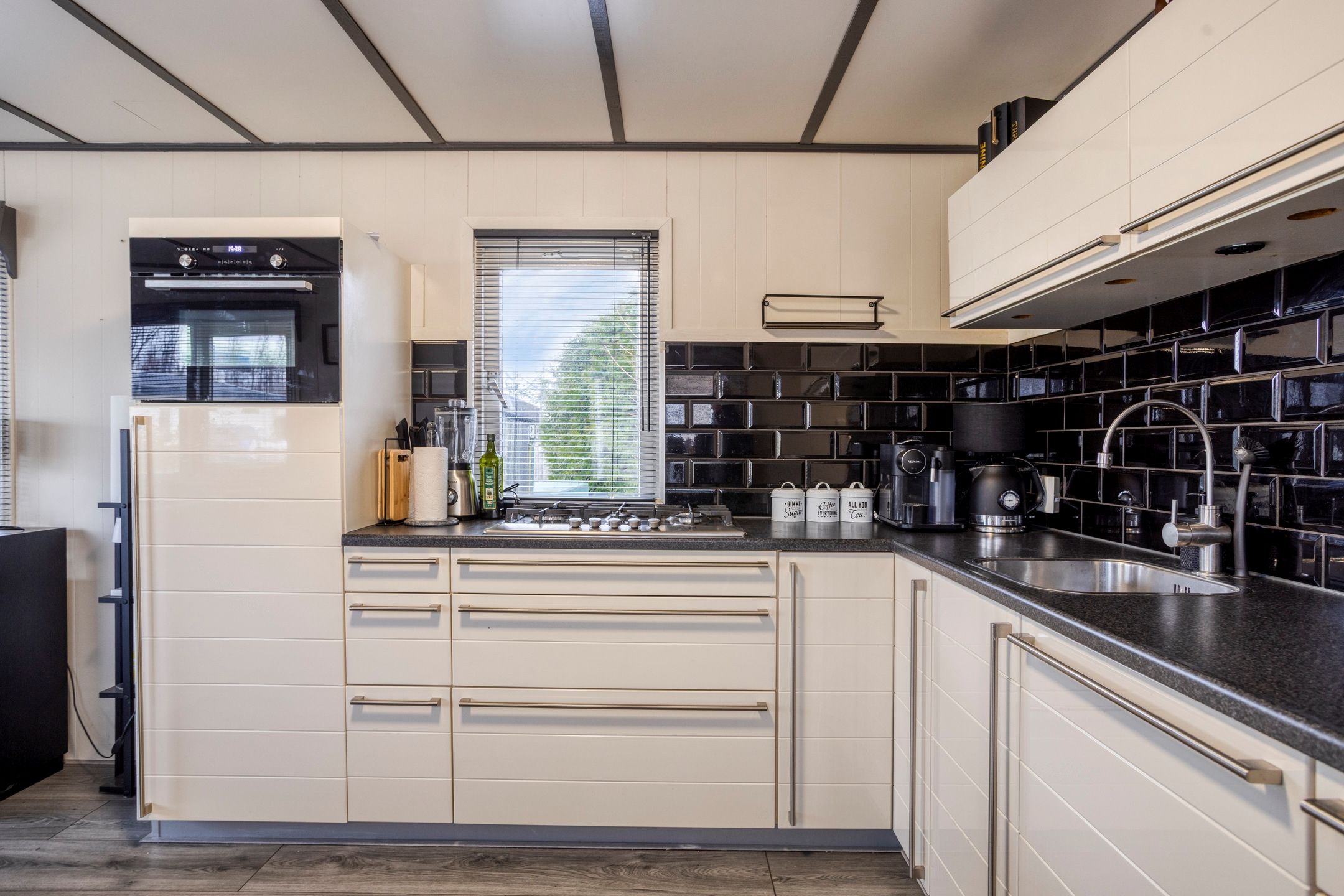 2-bedroom freehold villa in Dordrecht — photo 3 of 5