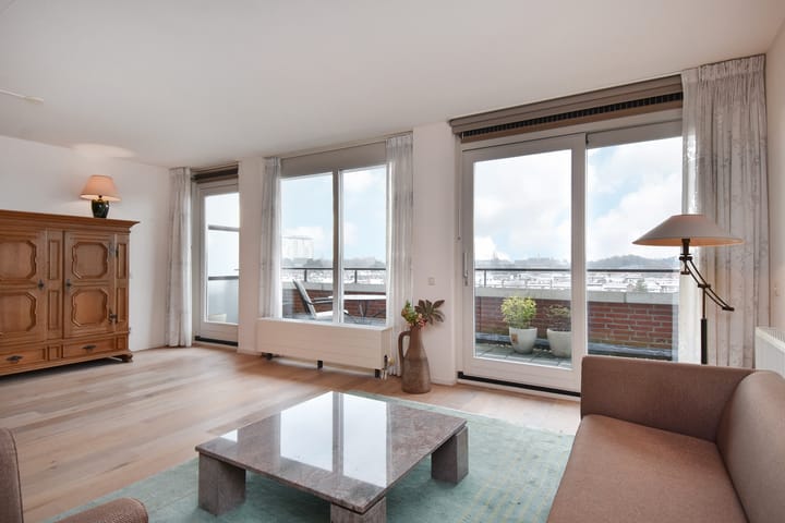 Photo 2 of Van Hogenhoucklaan 95-P