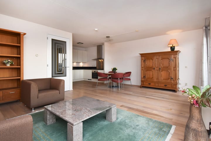 Photo 10 of Van Hogenhoucklaan 95-P