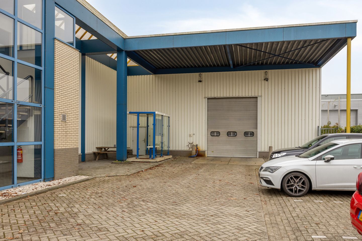 Bekijk foto 2 van De Meerheuvel 9