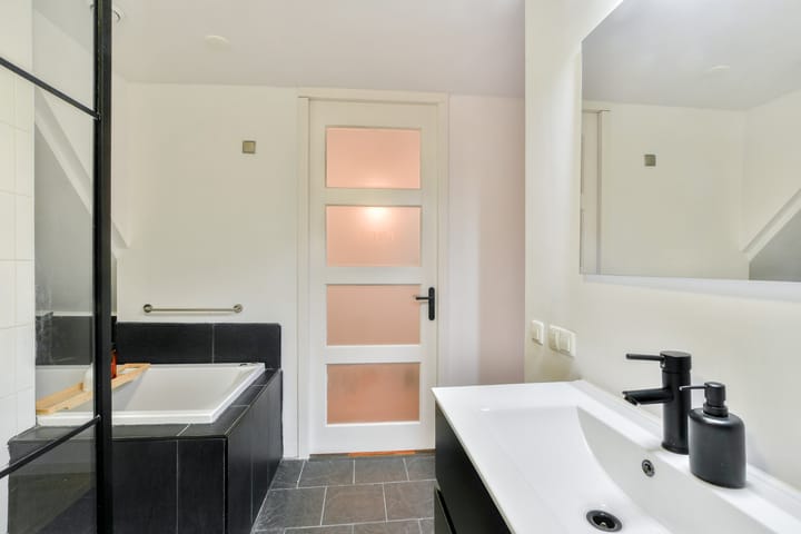 Photo 16 of Verzetsplein 48