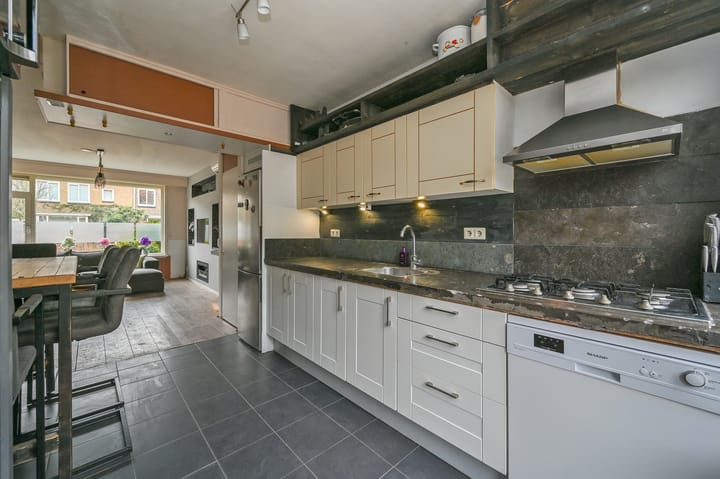 Photo 15 of van Hardenbroeklaan 65