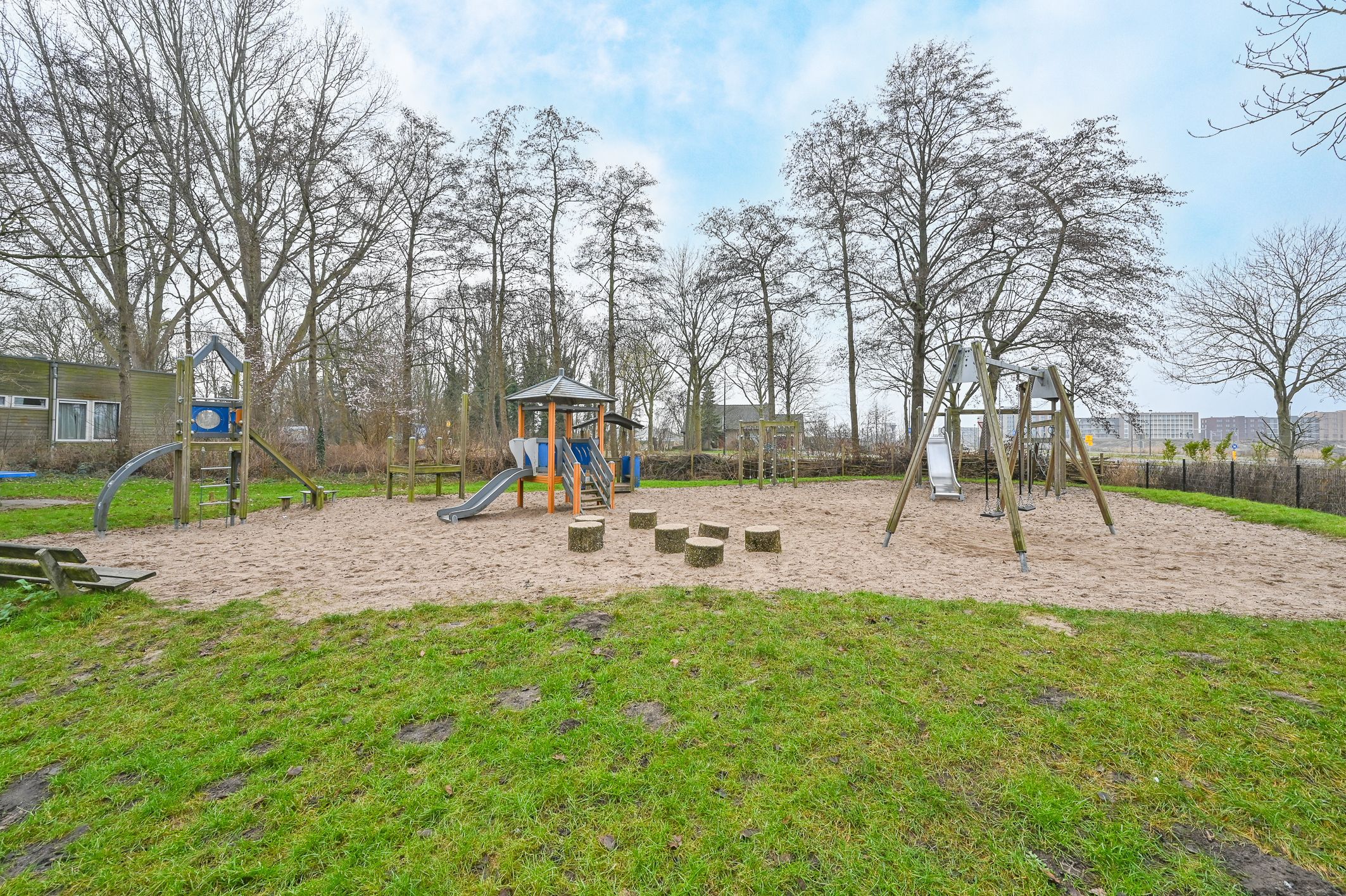 Foto 27 van van Hardenbroeklaan 65