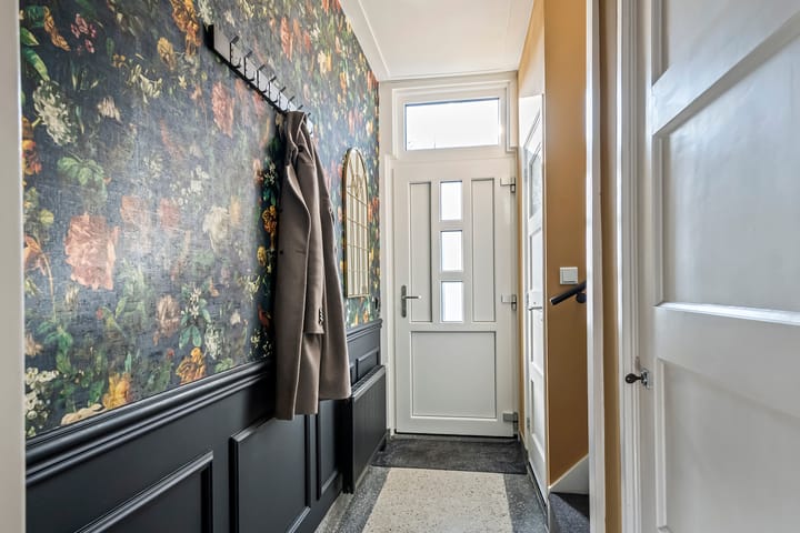 Photo 6 of Prins Bernhardstraat 7