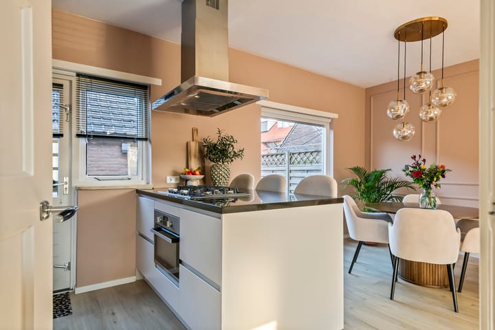 Photo 13 of Prins Bernhardstraat 7