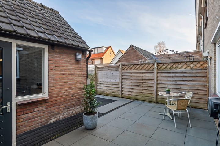 Photo 35 of Prins Bernhardstraat 7