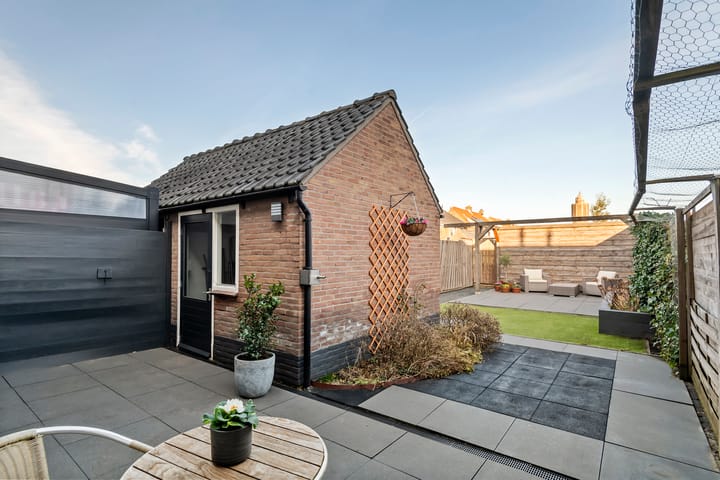 Photo 37 of Prins Bernhardstraat 7