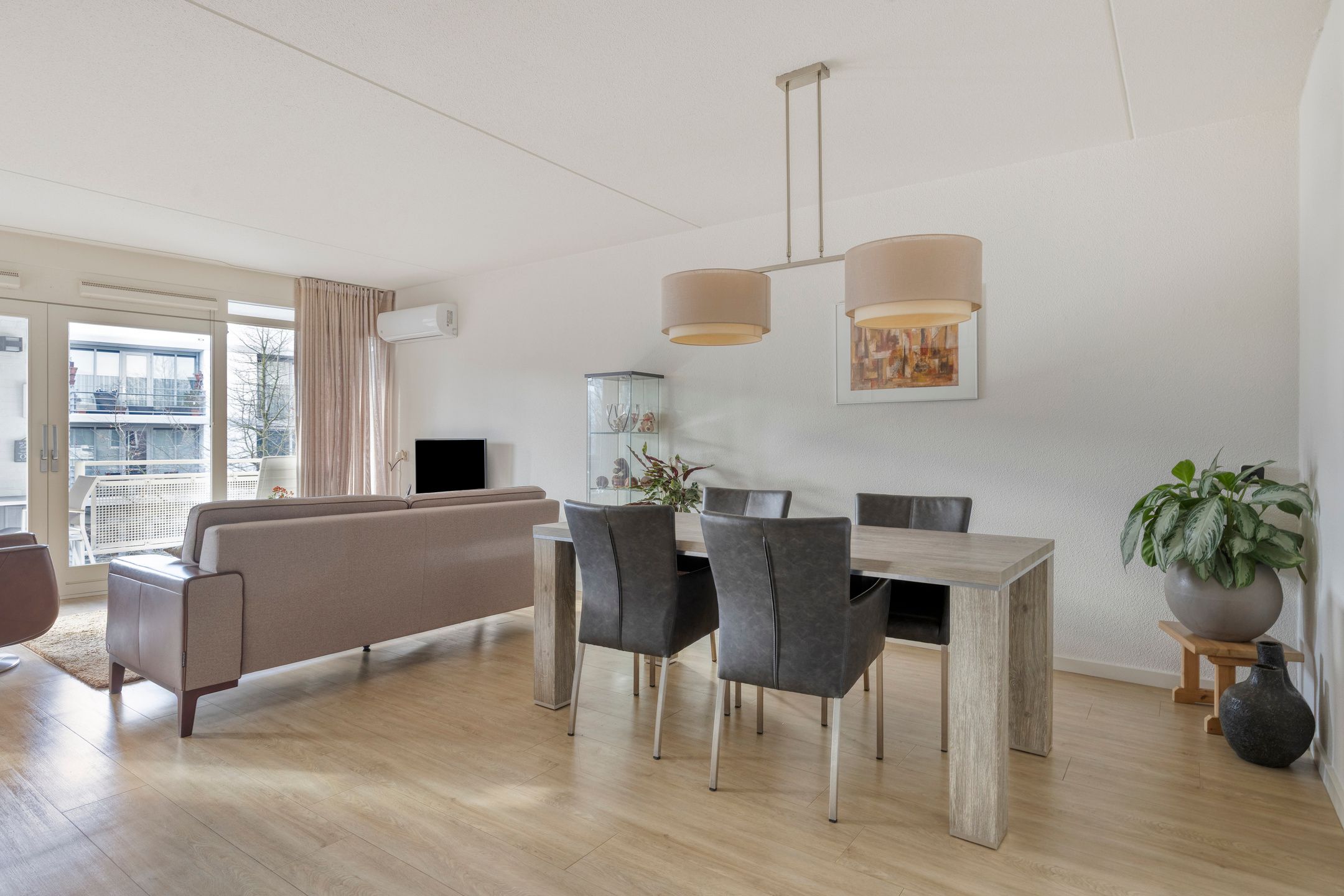 Photo 9 of Vincent van Goghstraat 169