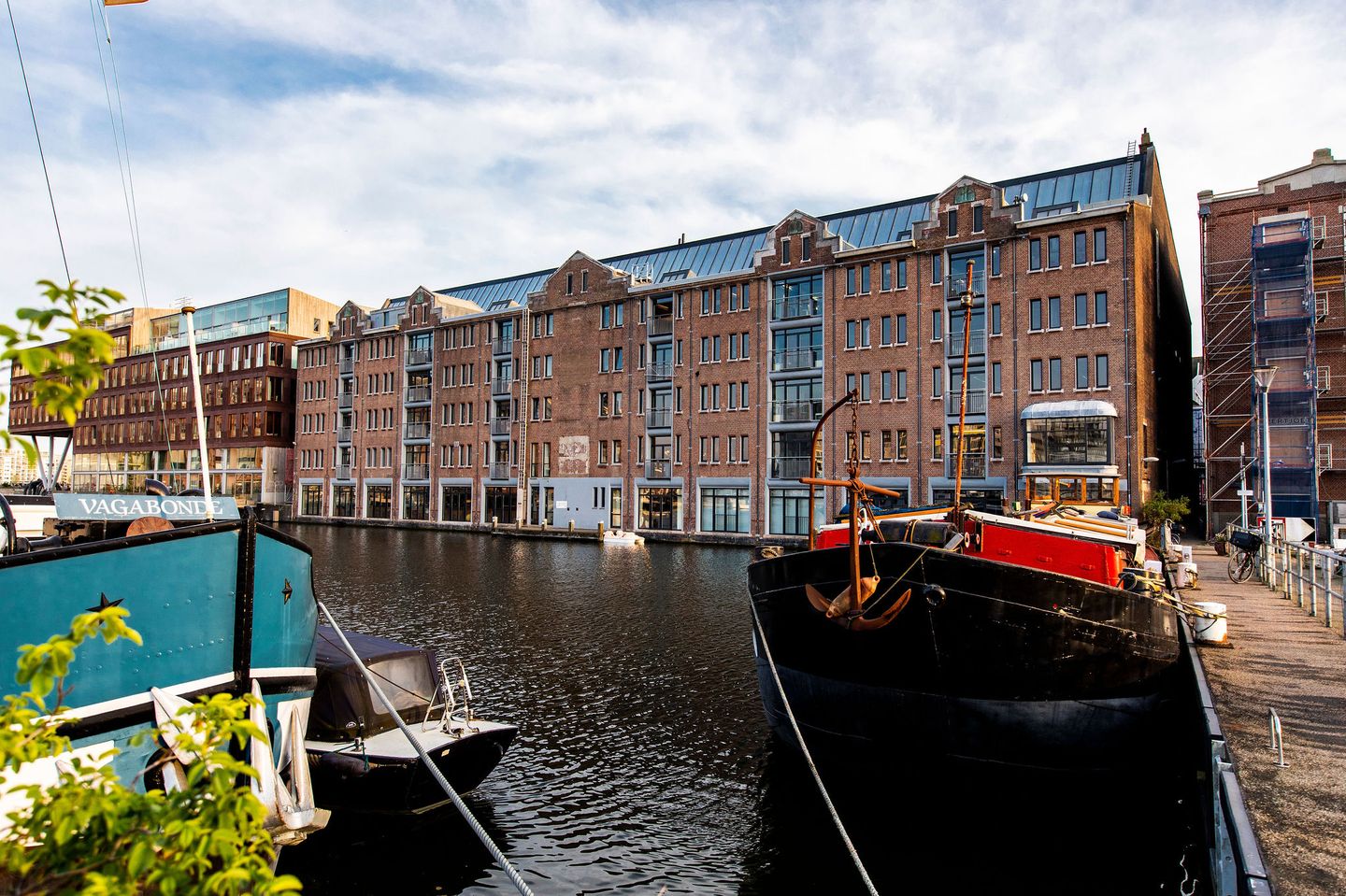 Bekijk foto 1 van Van Diemenstraat 20-200