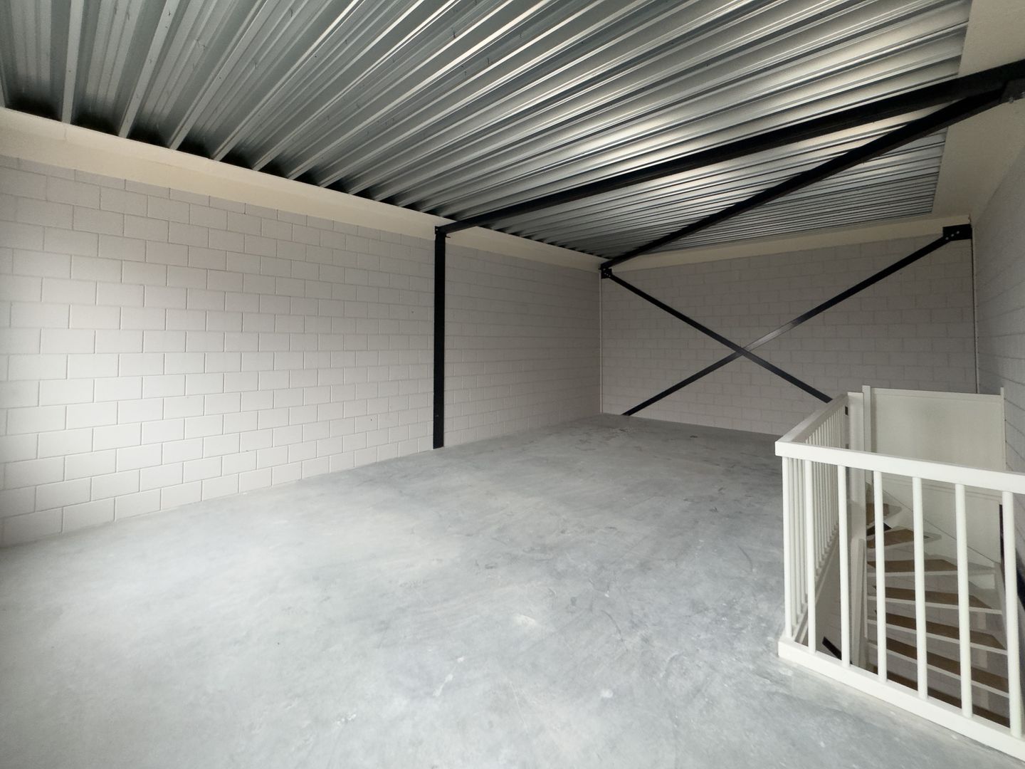 View photo 3 of Steur 414