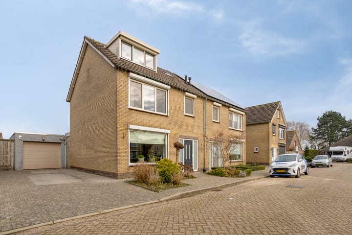 Photo 5 of Moormanstraat 8