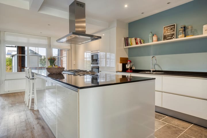 Photo 14 of Moormanstraat 8