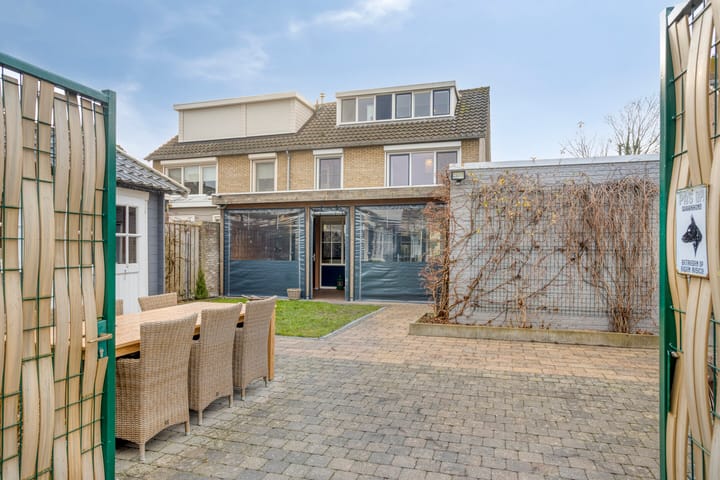 Photo 40 of Moormanstraat 8