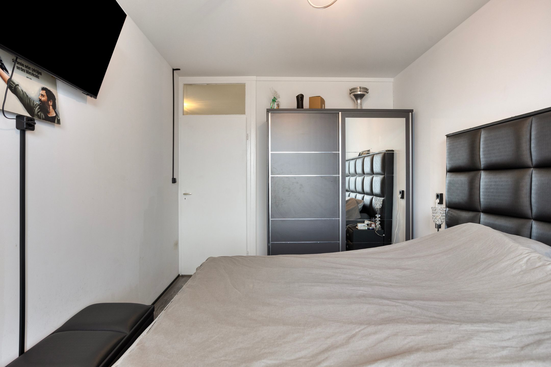 Foto 24 van Pharus 302