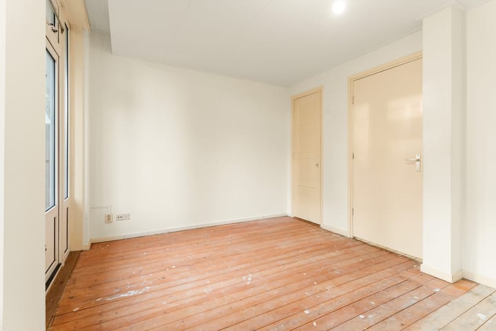 Foto 13 van Johannes van der Waalsstraat 4-H