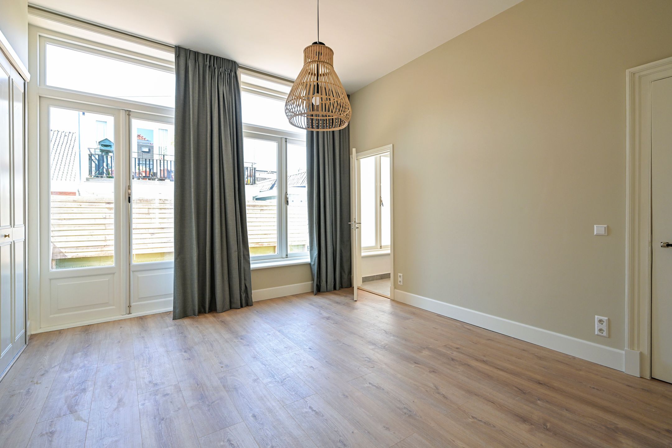 Photo 18 of Denneweg 68-A