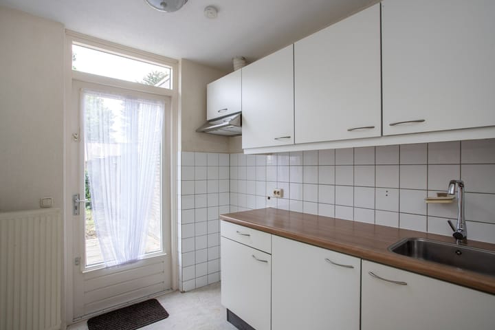 Photo 10 of Schoutstraat 14