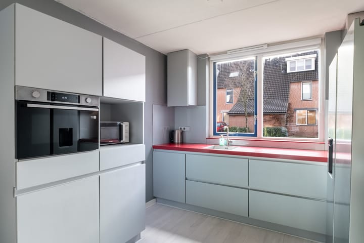 Photo 8 of Teenschillerlaan 32