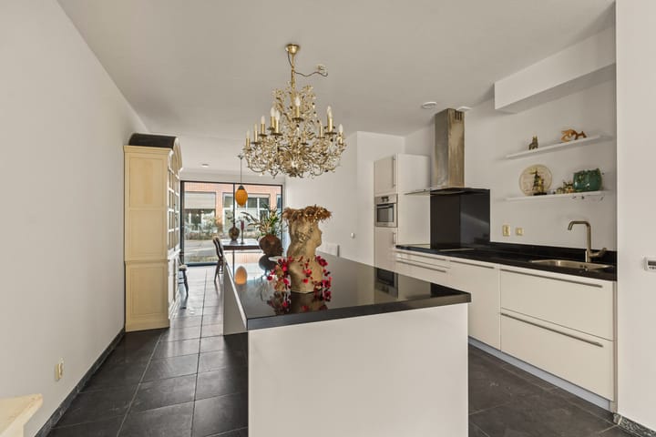 Photo 15 of de Ruyterstraat 74