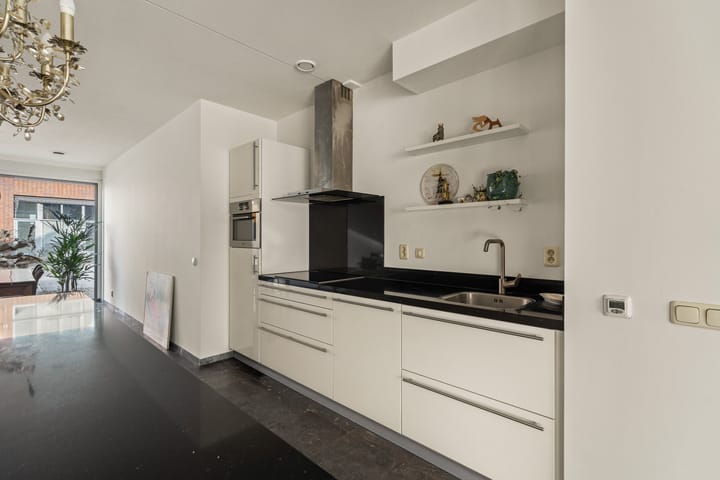 Photo 16 of de Ruyterstraat 74