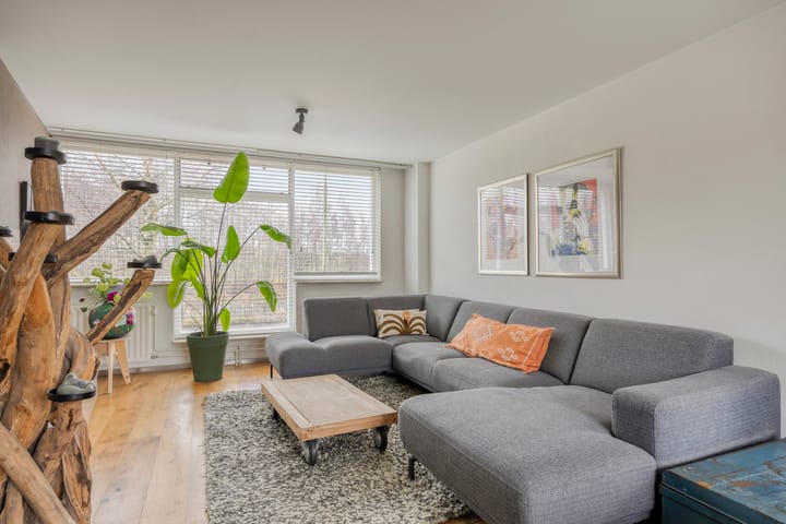 Photo 11 of Ommenstraat 45