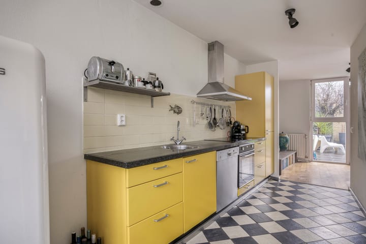 Photo 17 of Ommenstraat 45