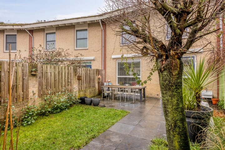 Photo 36 of Ommenstraat 45